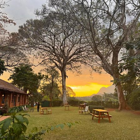 Africawildtruck Eco Camp & Lodge Mulanje Kültér fotó